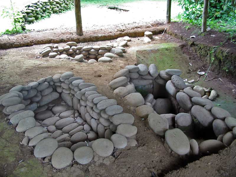 Centro Neotr&oacute;pico Sarapiqu&iacute;s - Tumbas precolombinas