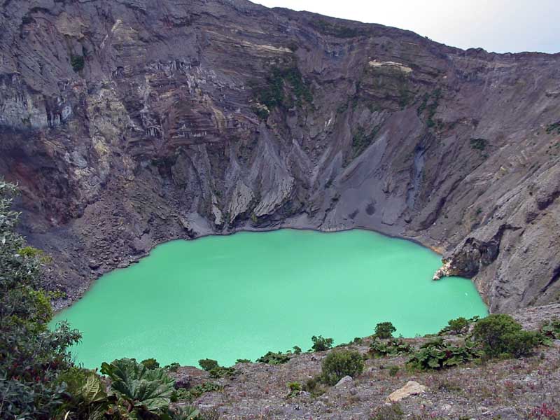 P.N. del volcán Irazú - Cráter principal