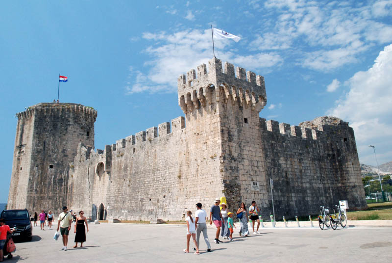 Kamerlengo Castle