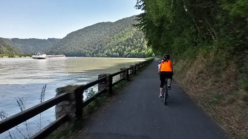 Carril bici entre Schlogen y Aschach