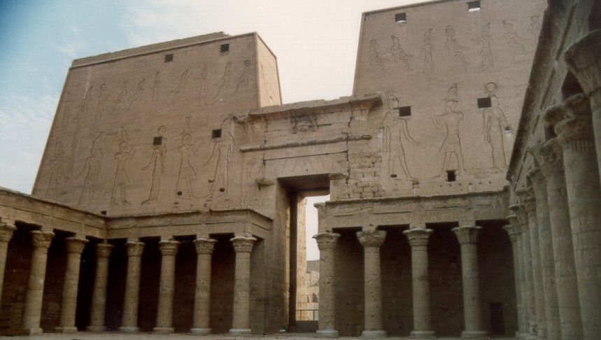Edfu - Courtyard of columns