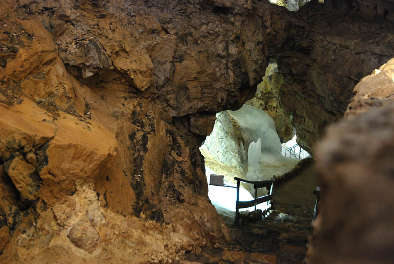 Demanova - Cueva de hielo