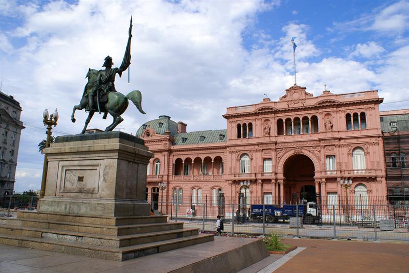 Buenos Aires - May Square (Plaza de mayo)<BR>Casa rosada