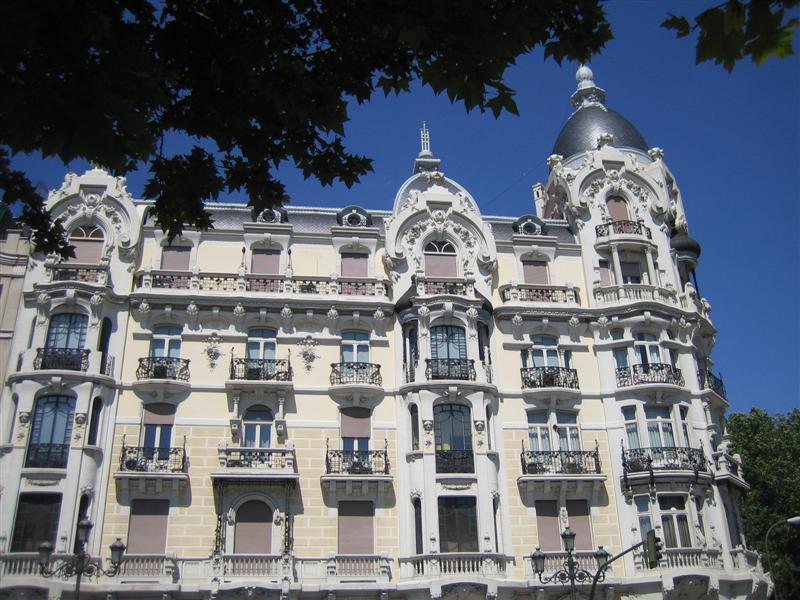 Plaza Espa&ntilde;a<BR>Edificio modernista