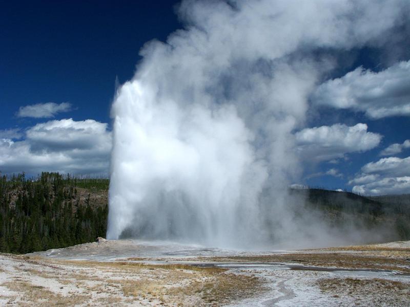 Yellowstone - Old Faithful Geyser