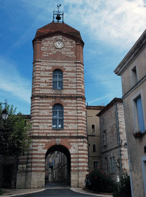 Auvillar - Tour de l'horloge (clock tower)