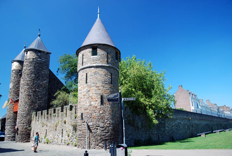 Maastricht - Helpoort and walls