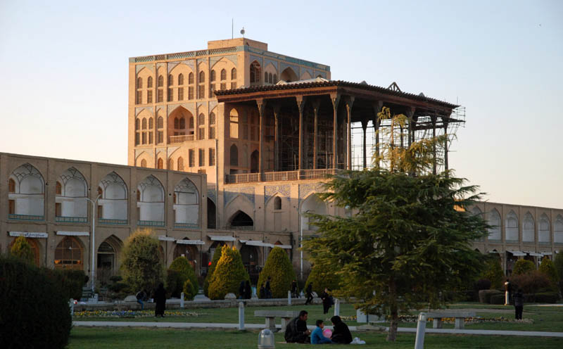Isfahan - Palacio Ali Qapu en la plaza Naqsh-e Jahan
