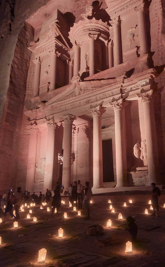 Petra by nightk