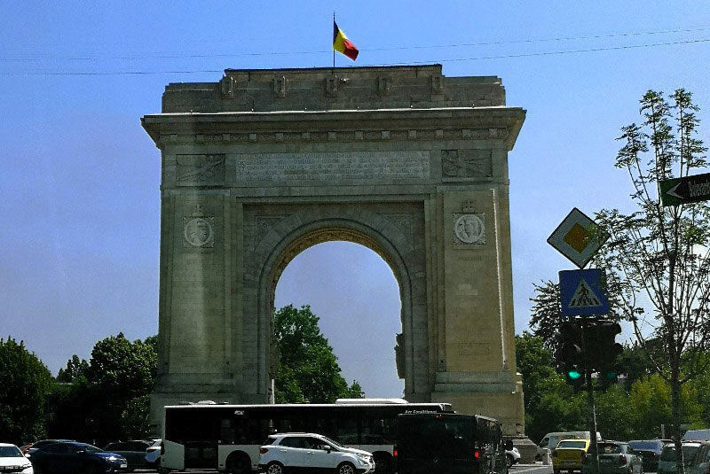 Bucharest - Triumphal arch (Arcul de Triumf)